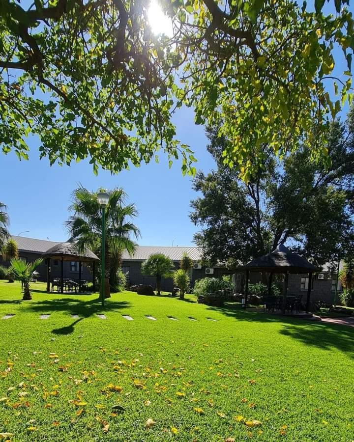 Kalahari Lodge Kimberley Extérieur photo